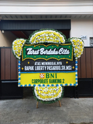Papan Bunga Duka di Sindangsono