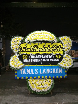 Papan Bunga Duka di Sindangsono