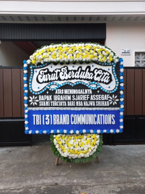 Papan Bunga Duka di Sindangsono